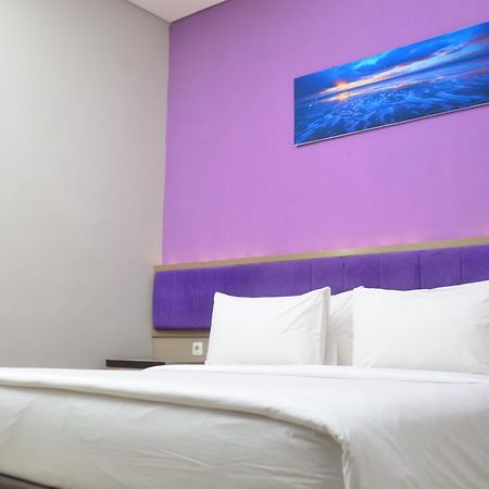 Alodia Hotel Bandar Lampung Esterno foto