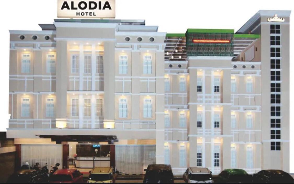 Alodia Hotel Bandar Lampung Esterno foto